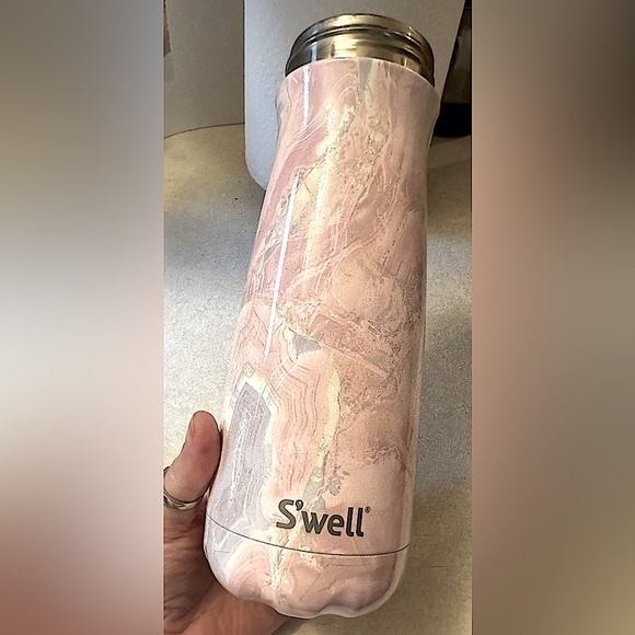 Gently used 20oz Swell Geode Rose Traveler - Picture 2 of 5